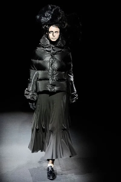 Look 18